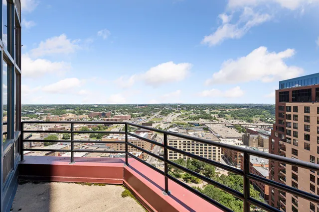 $315,000 | 168 6th Street East, Unit 3004, St. Paul, MN 55101