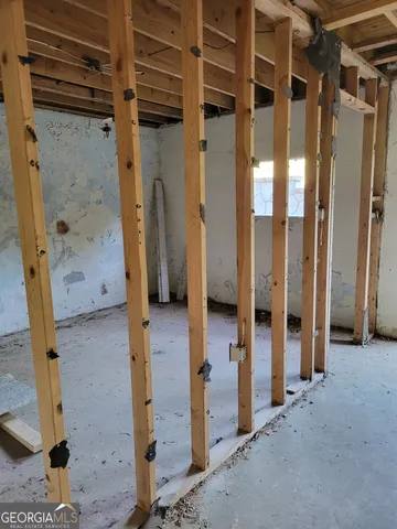 a view of walk in closet