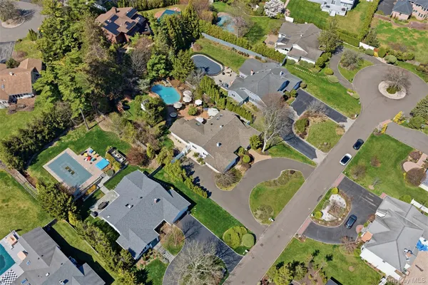 $2,100,000 | 21 Kristi Drive, Muttontown, NY 11753