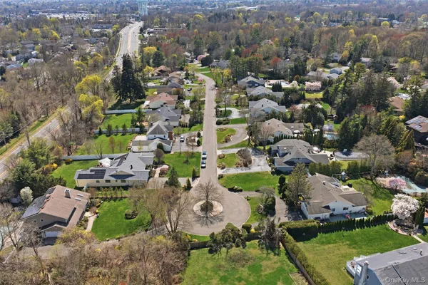 $2,100,000 | 21 Kristi Drive, Muttontown, NY 11753