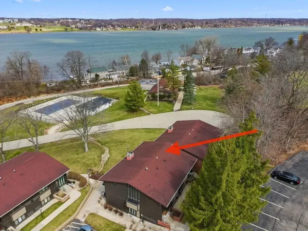 $315,000 | 35-06 Lausanne Court, Geneva, WI 53147