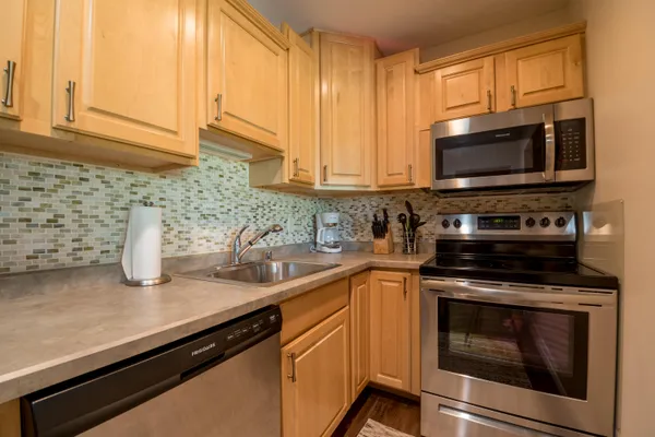 $319,000 | 35-06 Lausanne Court, Geneva, WI 53147