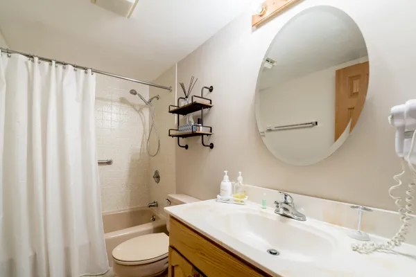 $319,000 | 35-06 Lausanne Court, Geneva, WI 53147