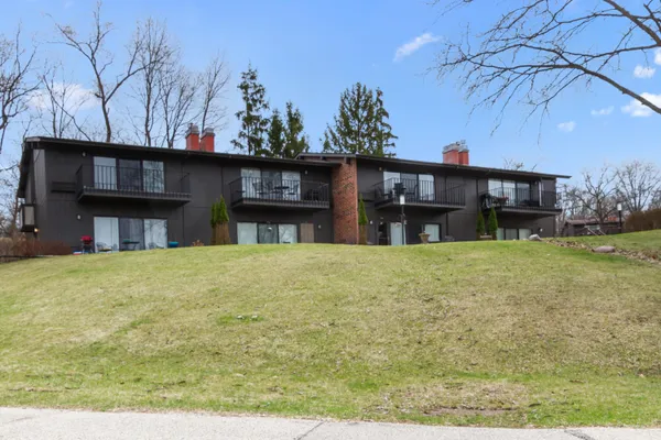 $315,000 | 35-06 Lausanne Court, Geneva, WI 53147