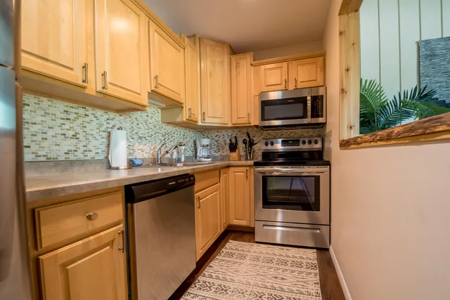 $320,000 | 35-06 Lausanne Court, Geneva, WI 53147