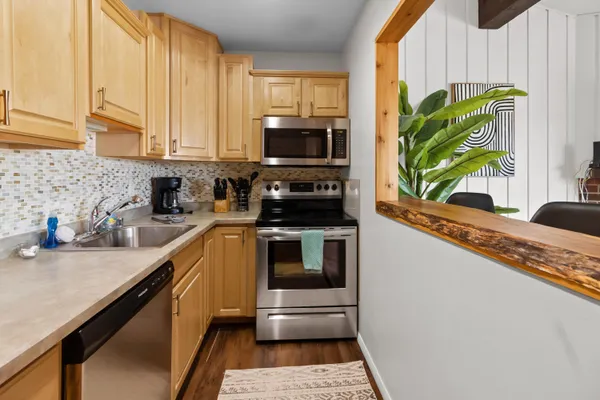 $315,000 | 35-06 Lausanne Court, Geneva, WI 53147