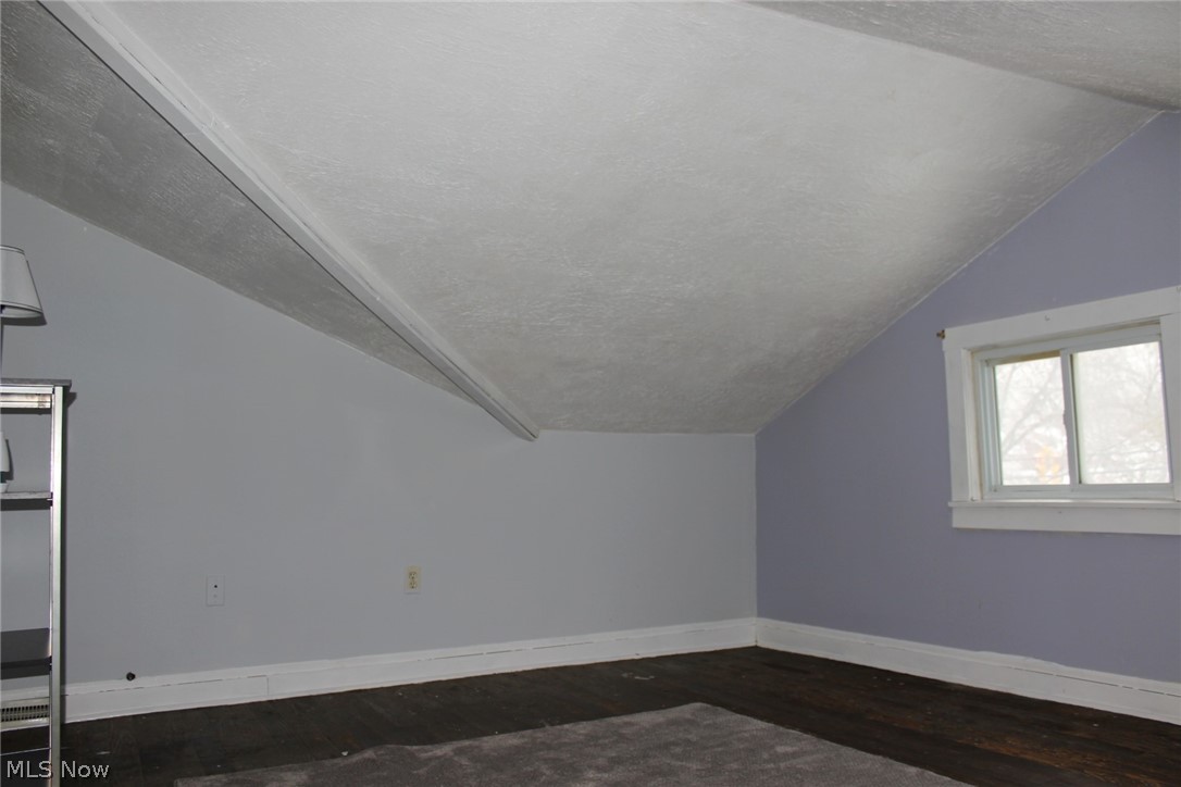 1514 Spring Road Cleveland, OH 44109 - Photo 19 of 30