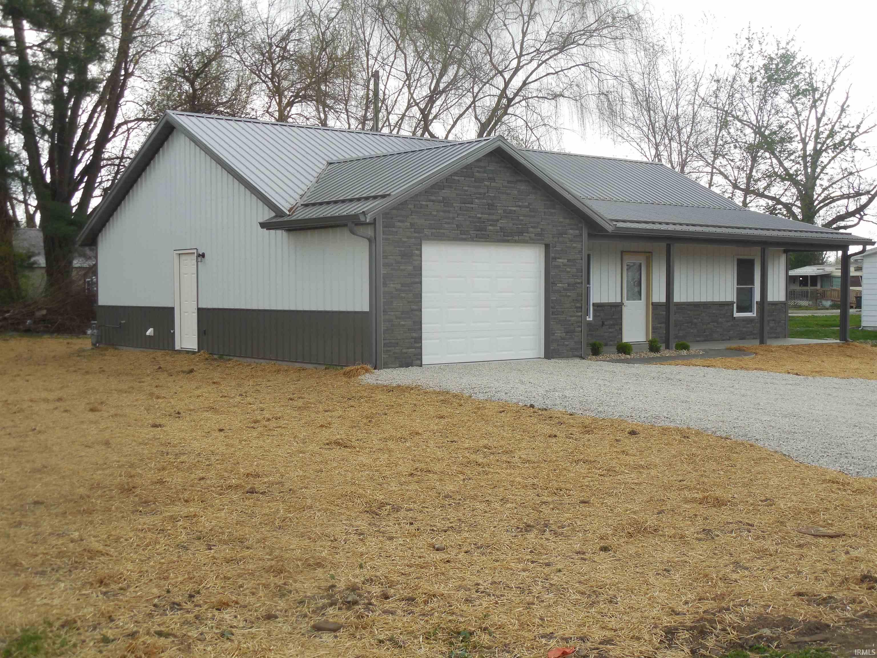 418 Matilda Street Elnora, IN 47529 - Photo 4 of 28