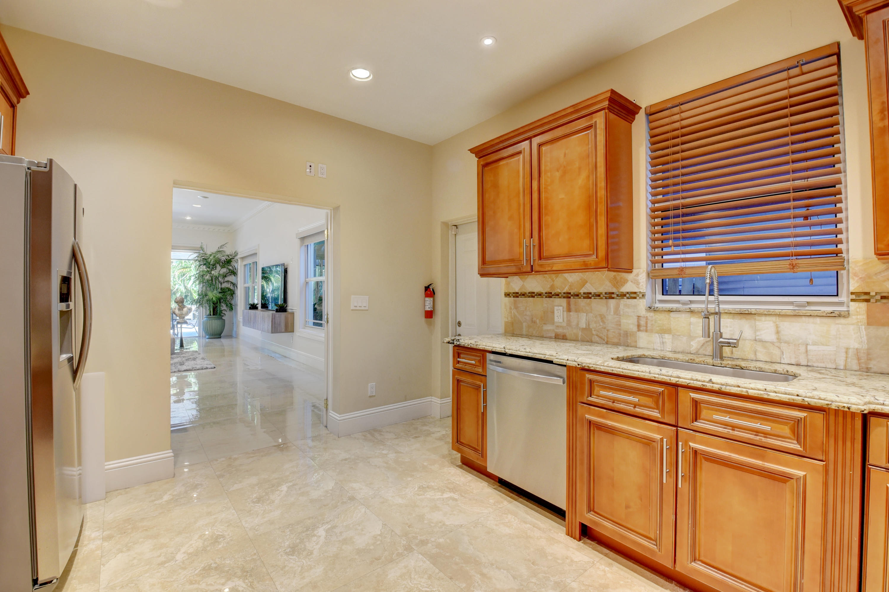 117 Northwest 8th Street Boca Raton, FL 33432 - Photo 12 of 43 Kitchen