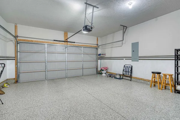 $355,000 | 2727 Willow Creek Drive, Evansville, IN 47712