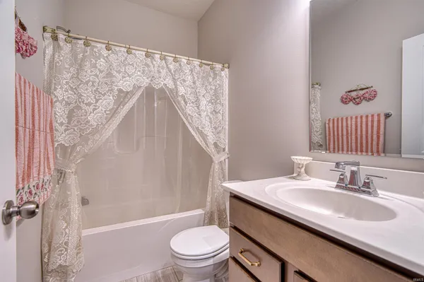 $355,000 | 2727 Willow Creek Drive, Evansville, IN 47712