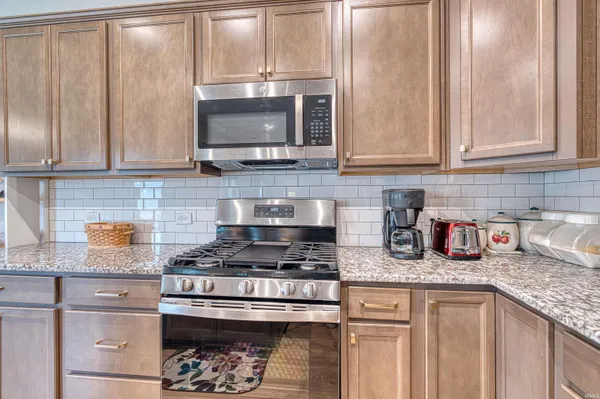 $355,000 | 2727 Willow Creek Drive, Evansville, IN 47712