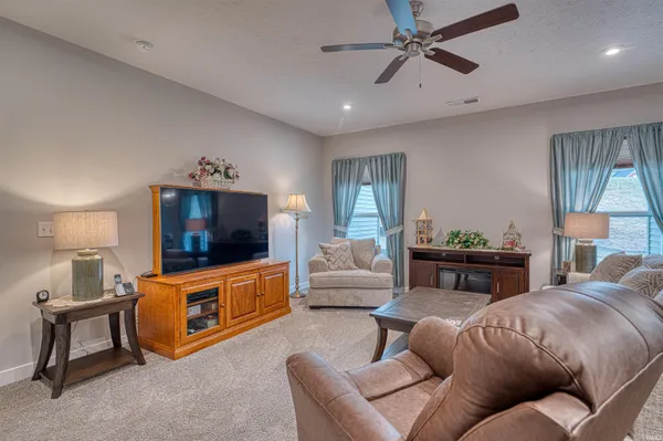 $355,000 | 2727 Willow Creek Drive, Evansville, IN 47712