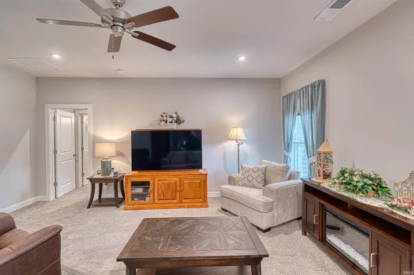 $355,000 | 2727 Willow Creek Drive, Evansville, IN 47712