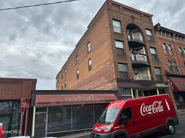 $1,100 | 16 Caroline Street, Unit 6, Saratoga Springs, NY 12866