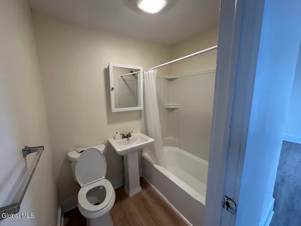 $1,100 | 16 Caroline Street, Unit 6, Saratoga Springs, NY 12866