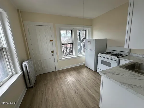 $1,100 | 16 Caroline Street, Unit 6, Saratoga Springs, NY 12866