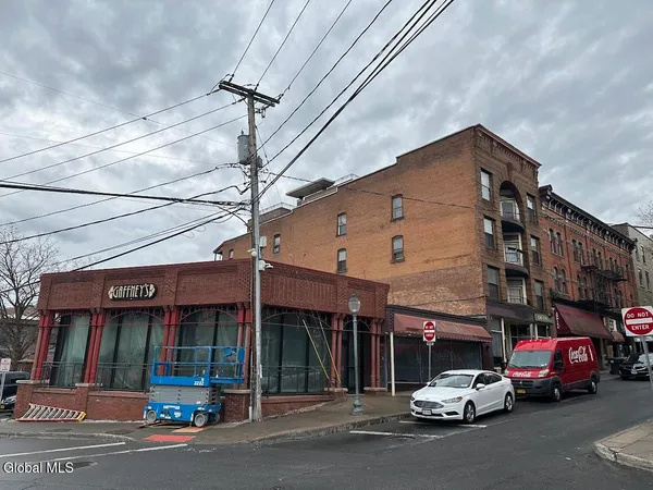 $1,100 | 16 Caroline Street, Unit 6, Saratoga Springs, NY 12866