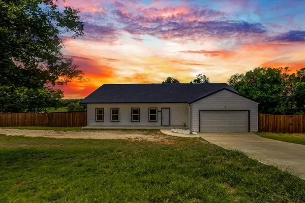 $445,000 | 1409 County Road 913, Burleson, TX 76028