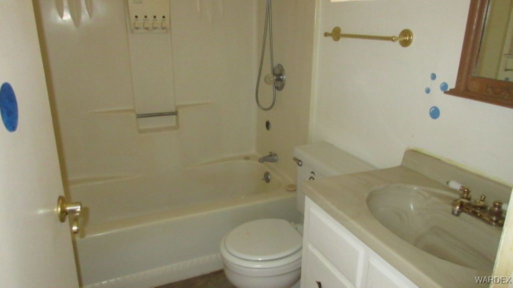 3425 Mobile Road Golden Valley, AZ 86413 - Photo 12 of 22 Bathroom????????????????????????????????