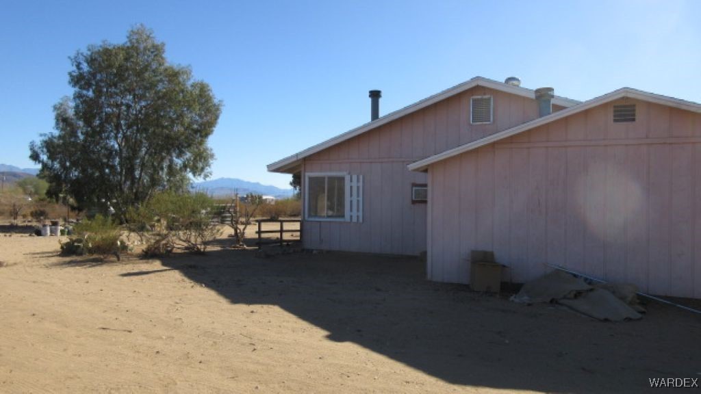 3425 Mobile Road Golden Valley, AZ 86413 - Photo 17 of 22 Side of Structure