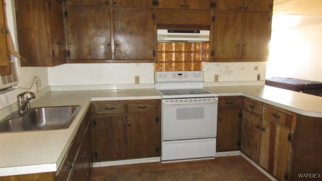 3425 Mobile Road Golden Valley, AZ 86413 - Photo 6 of 22 Kitchen