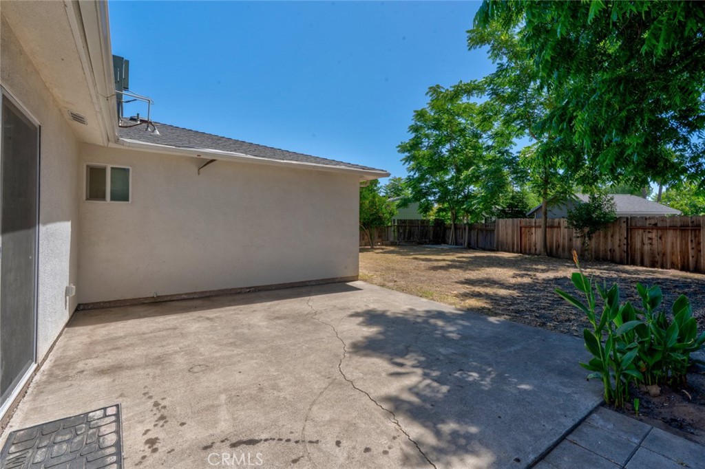 1840 Cheyenne Drive Merced, CA 95348 - Photo 72 of 90 a backyard of a house with lots of green space