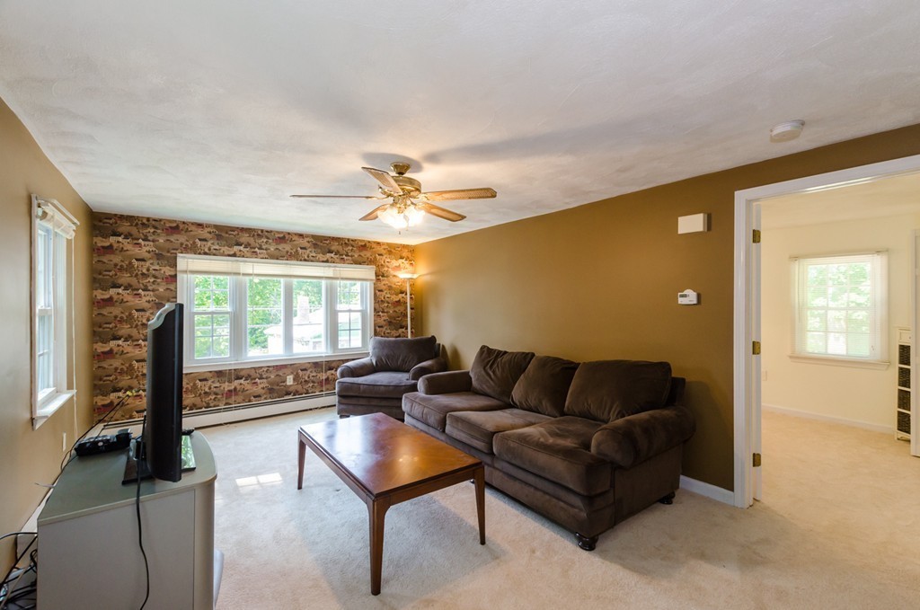 216 Nashua Road Billerica, MA 01862 - Photo 4 of 23 Gallery Image 4