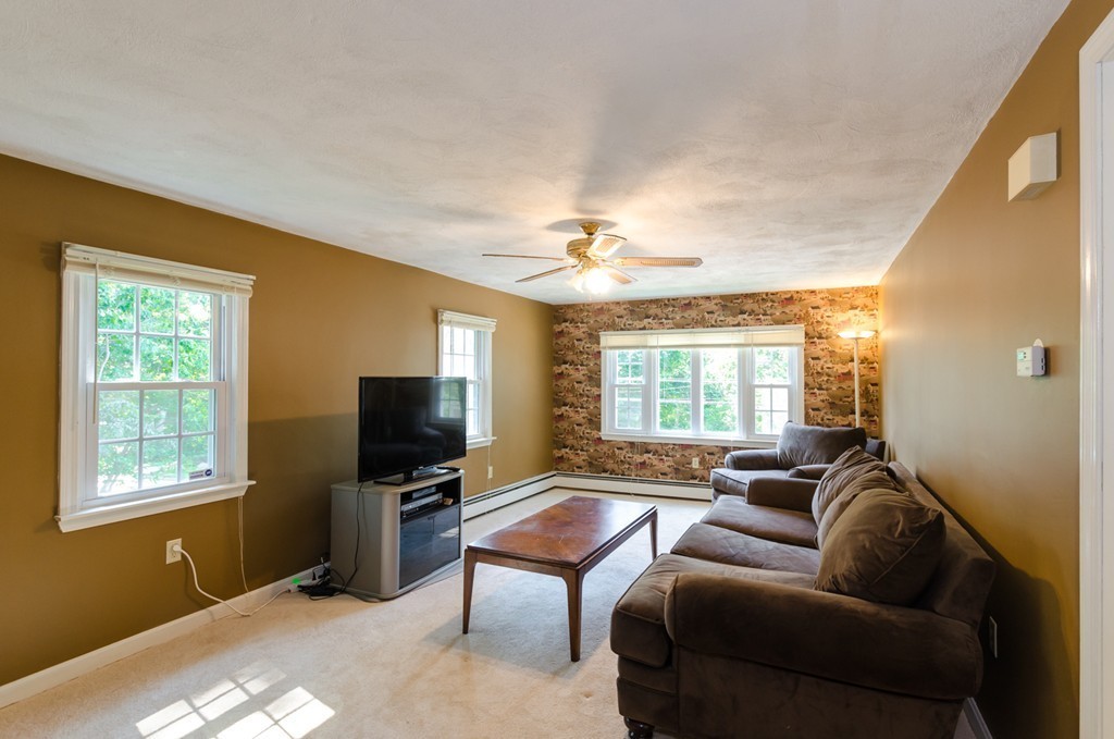 216 Nashua Road Billerica, MA 01862 - Photo 5 of 23 Gallery Image 5