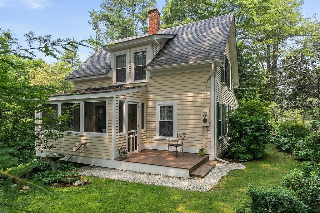 9 Forest Road Hancock, NH 03449 - Photo 2 of 39