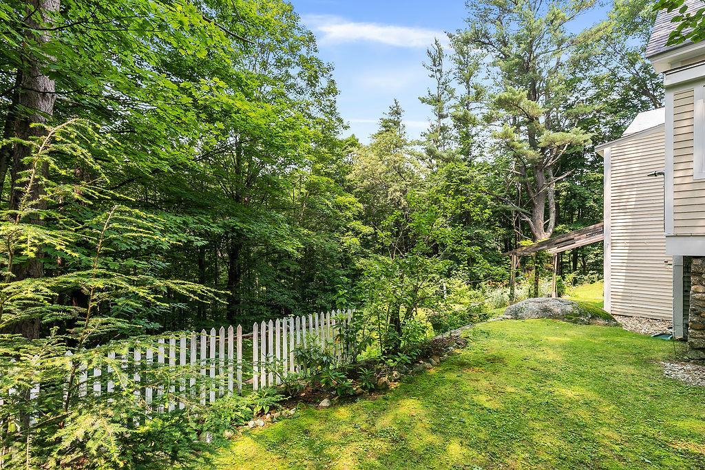 9 Forest Road Hancock, NH 03449 - Photo 5 of 39