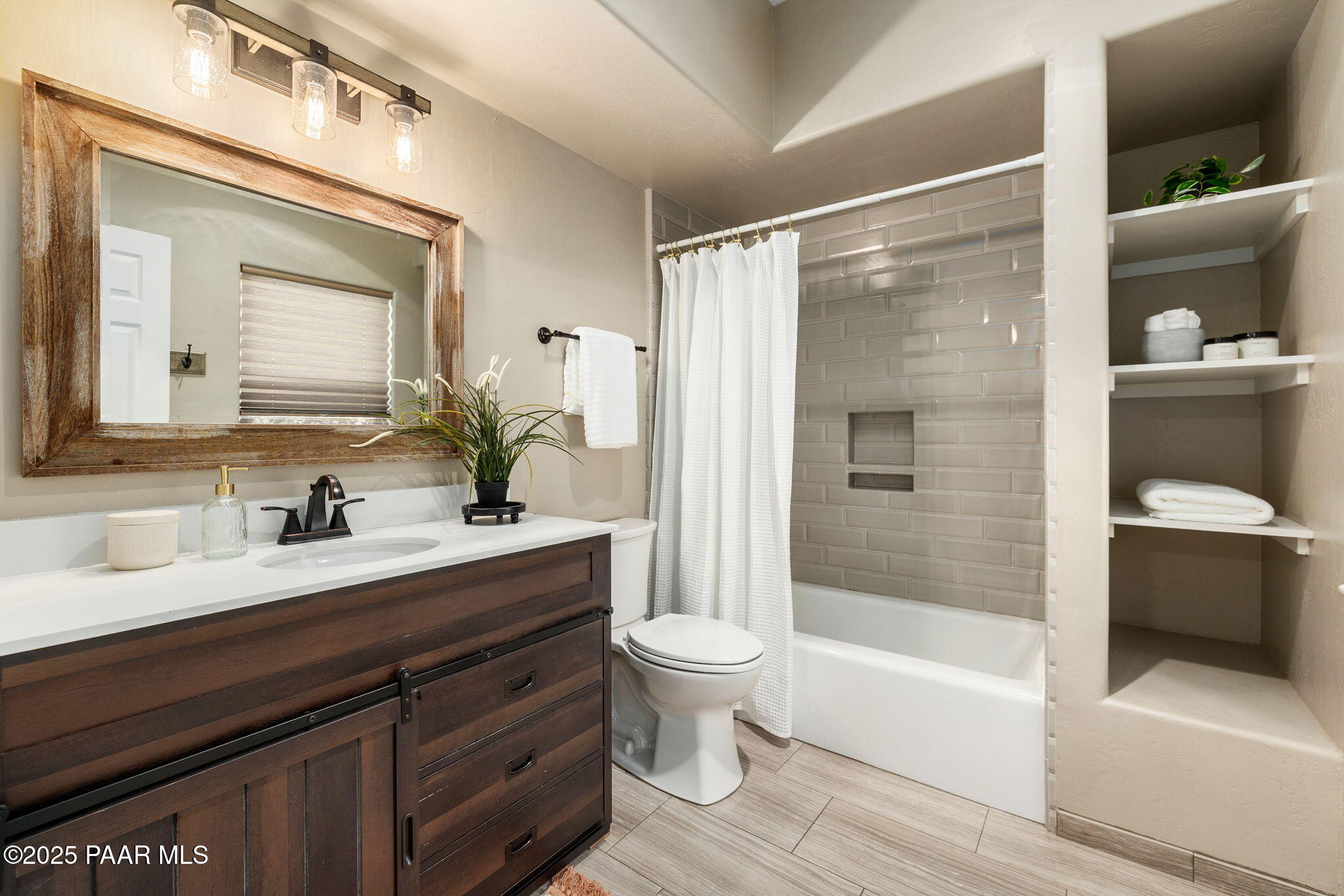1486 Copper Basin Road Prescott, AZ 86303 - Photo 31 of 38 Guest Bathroom