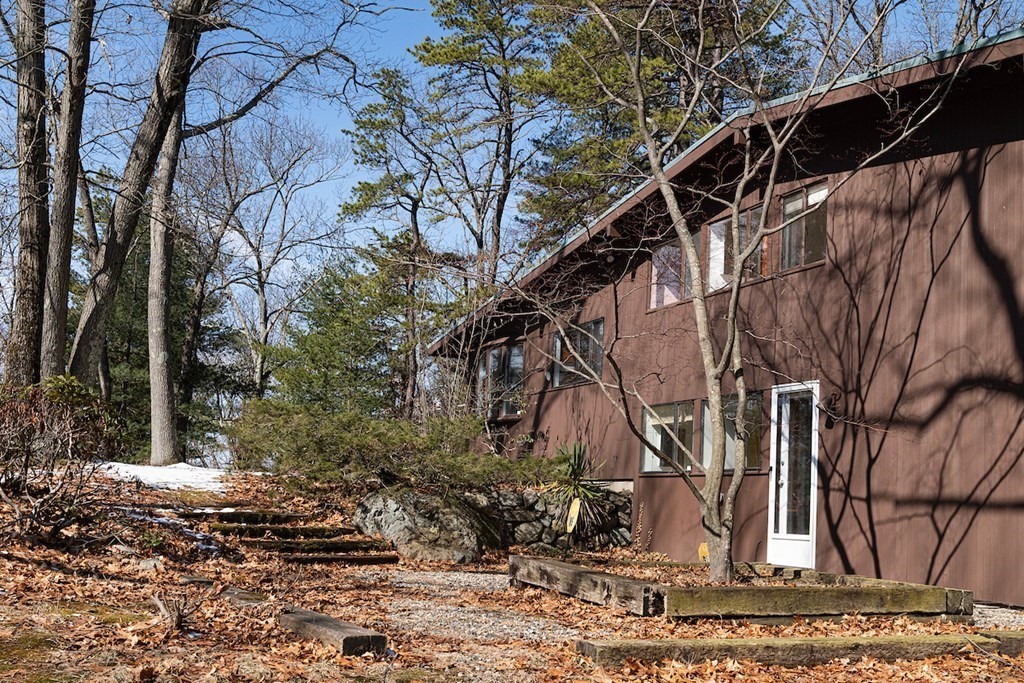 49 Peacock Farm Road Lexington, MA 02421 - Photo 3 of 29