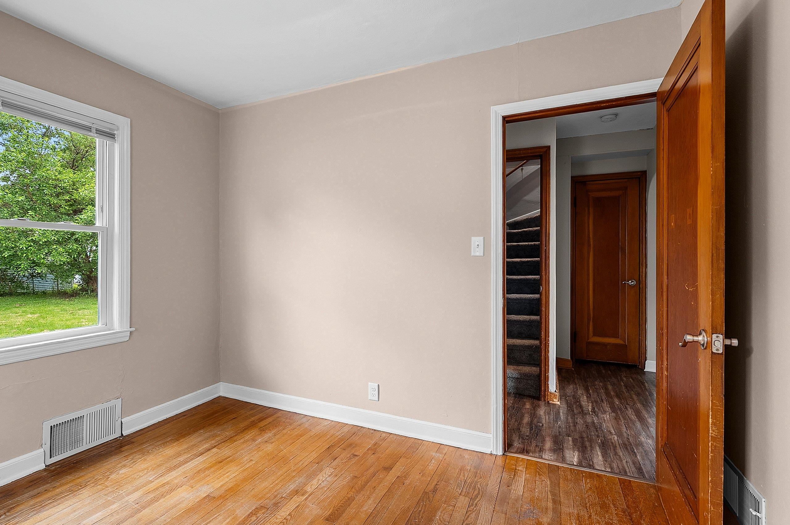 2214 North Division Street Appleton, WI 54911 - Photo 21 of 51