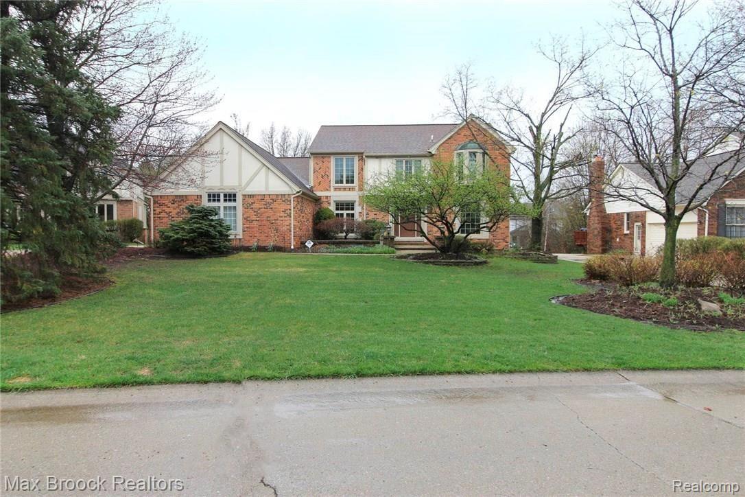 3251 Kilburn Road West Rochester, MI 48306 - Photo 2 of 53 445B493E-CCFB-44FC-98B0-4678D8709399.jpeg