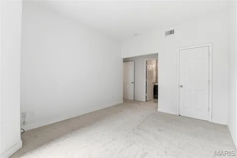 $169,900 | 422 Lake Avenue, Unit 5, St. Louis, MO 63108