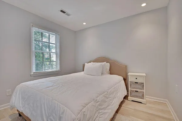 $5,500 | 15 Horlbeck Alley, Unit 7, Charleston, SC 29401