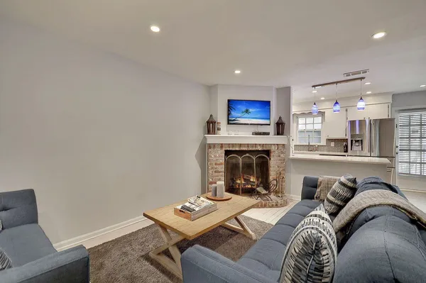 $5,500 | 15 Horlbeck Alley, Unit 7, Charleston, SC 29401