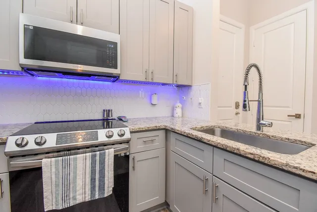 $269,000 | 300 St Joseph Parkway, Unit 421, Houston, TX 77002