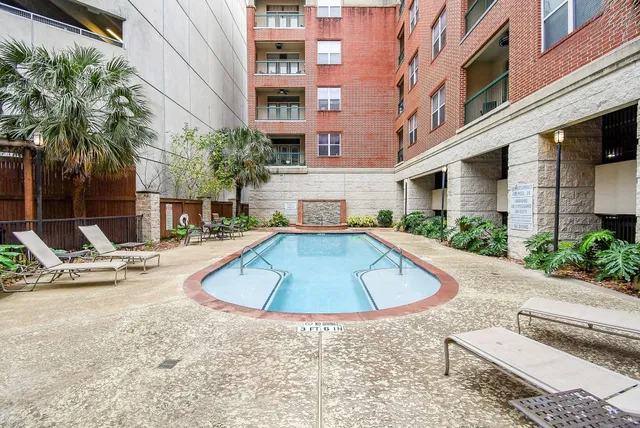 $269,000 | 300 St Joseph Parkway, Unit 421, Houston, TX 77002