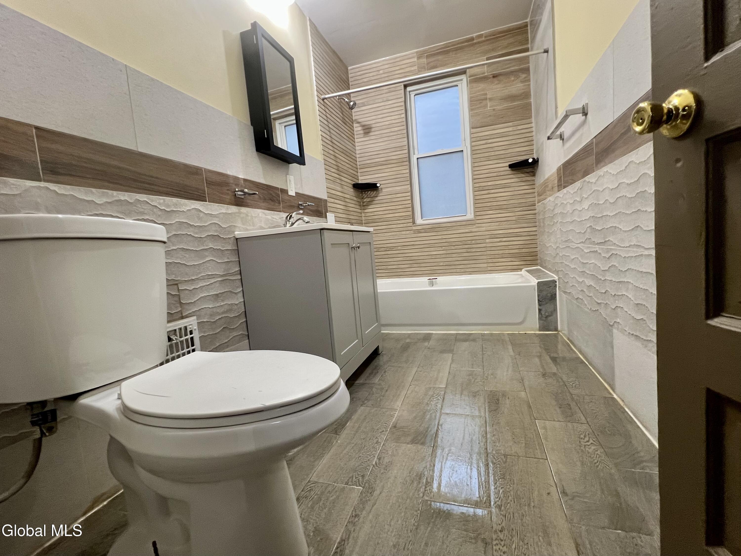 213 Vrooman Avenue, Unit 1 Amsterdam, NY 12010 - Photo 14 of 19 IMG_8220