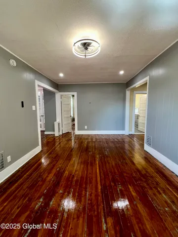 $1,700 | 213 Vrooman Avenue, Unit 1, Amsterdam, NY 12010