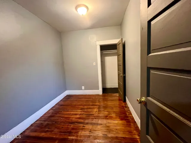 $1,700 | 213 Vrooman Avenue, Unit 1, Amsterdam, NY 12010