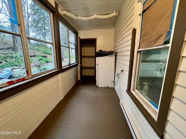 $1,700 | 213 Vrooman Avenue, Unit 1, Amsterdam, NY 12010