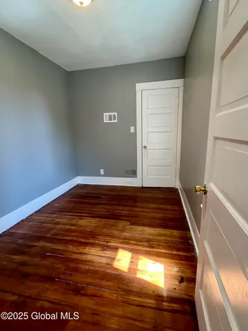 $1,700 | 213 Vrooman Avenue, Unit 1, Amsterdam, NY 12010