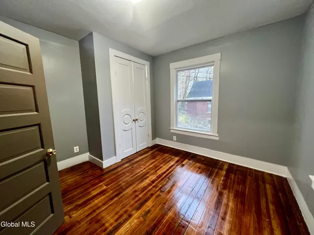 $1,700 | 213 Vrooman Avenue, Unit 1, Amsterdam, NY 12010