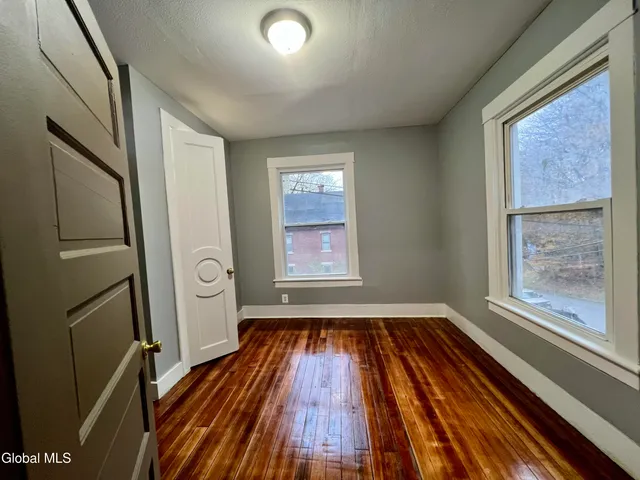 $1,700 | 213 Vrooman Avenue, Unit 1, Amsterdam, NY 12010