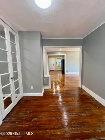 $1,700 | 213 Vrooman Avenue, Unit 1, Amsterdam, NY 12010