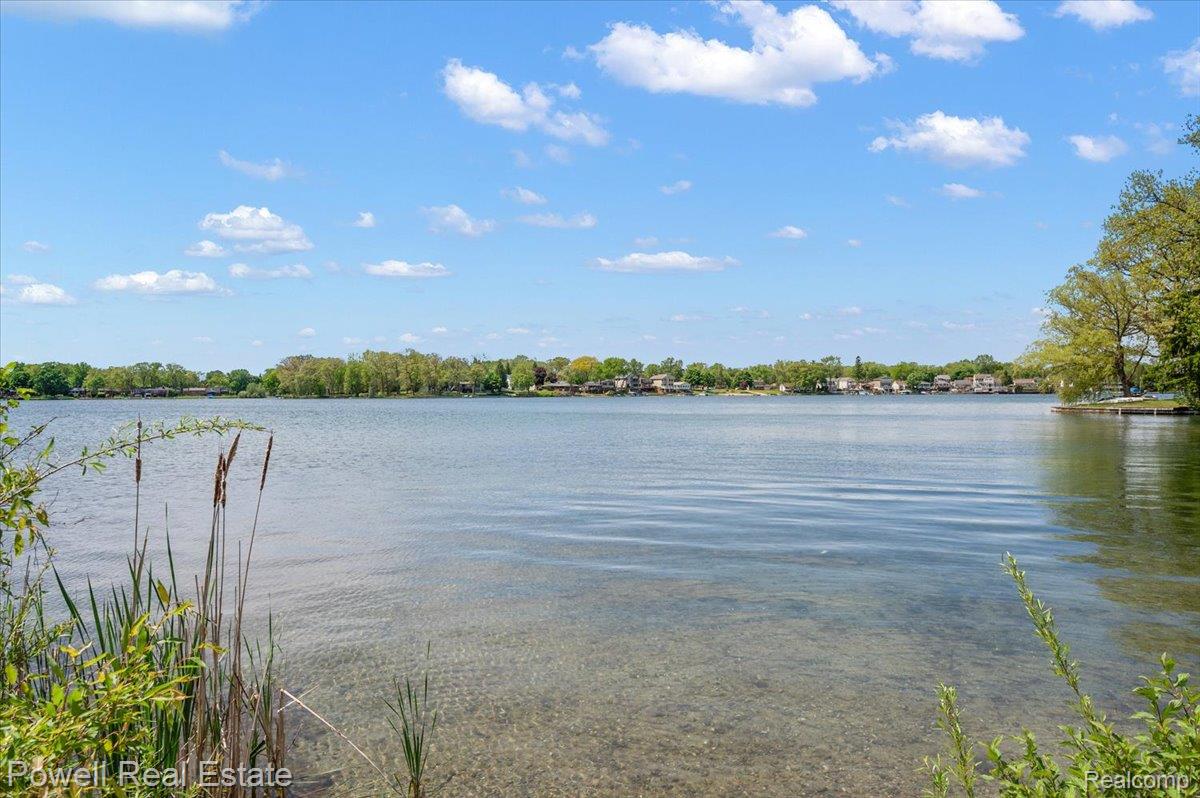 6837 Hatchery Road Waterford, MI 48327 - Photo 11 of 56 Water view