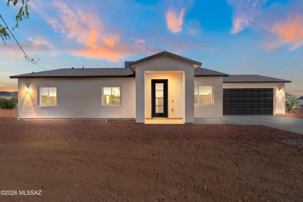 $279,000 | 115 Escocia Court, Rio Rico, AZ 85648